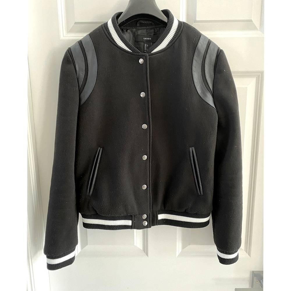 Forever 21 Black white bomber jacket size large